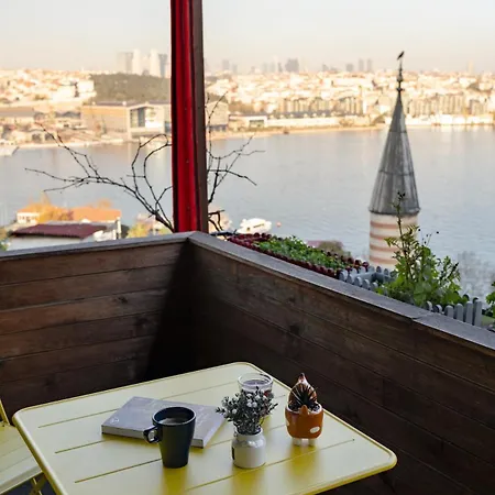 Appartamento Iconic Sea View Duplex W Terrace In Balat Provincia di Istanbul