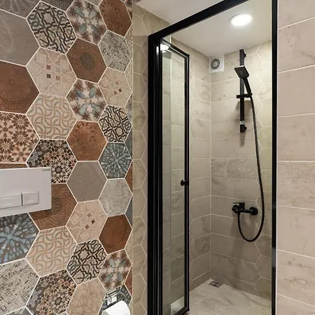 Iconic Sea View Duplex W Terrace In Balat *