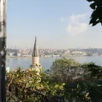 Iconic Sea View Duplex W Terrace In Balat * Istanbul