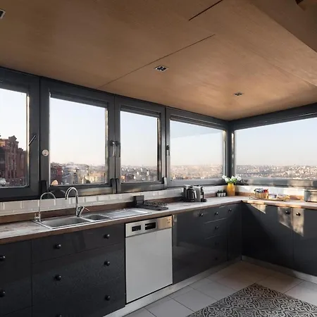 Iconic Sea View Duplex W Terrace In Balat
