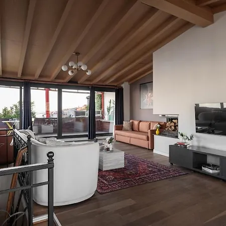 Iconic Sea View Duplex W Terrace In Balat