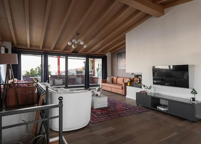 Iconic Sea View Duplex W Terrace In Balat