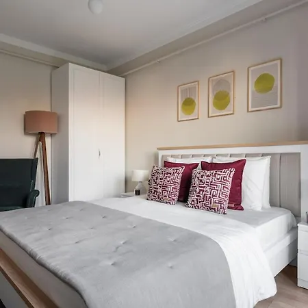 Iconic Sea View Duplex W Terrace In Balat