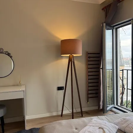 Iconic Sea View Duplex W Terrace In Balat דירה איסטמבול