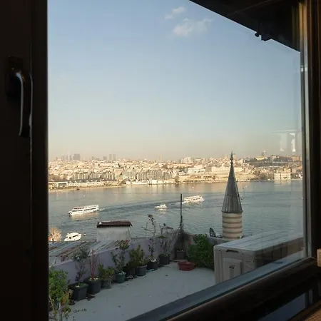 Iconic Sea View Duplex W Terrace In Balat *