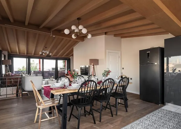 Iconic Sea View Duplex W Terrace In Balat Apartment *