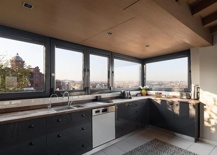 Iconic Sea View Duplex W Terrace In Balat