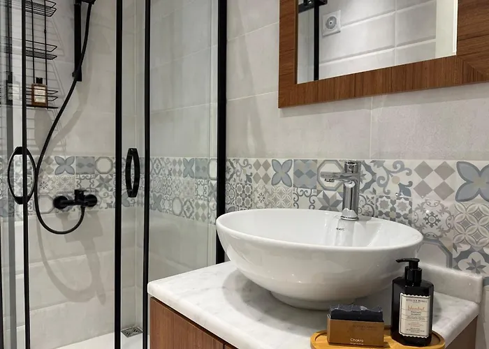 Iconic Sea View Duplex W Terrace In Balat